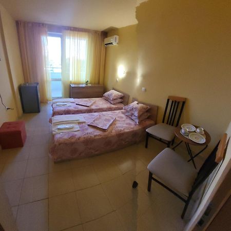 Apartamenti Ivaia Appartement Varna Buitenkant foto