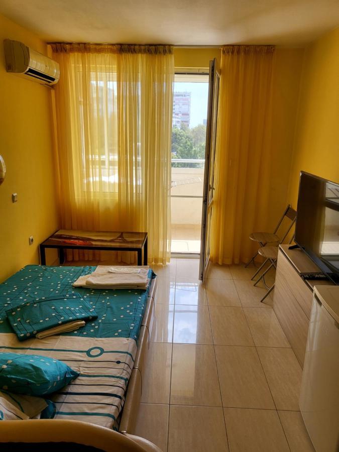 Apartamenti Ivaia Appartement Varna Buitenkant foto